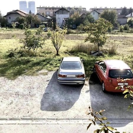 Slatka Sobica Za Dvoje Sa Upotrebom Zajednicke Kuhinje I Kupaonice Загреб Экстерьер фото